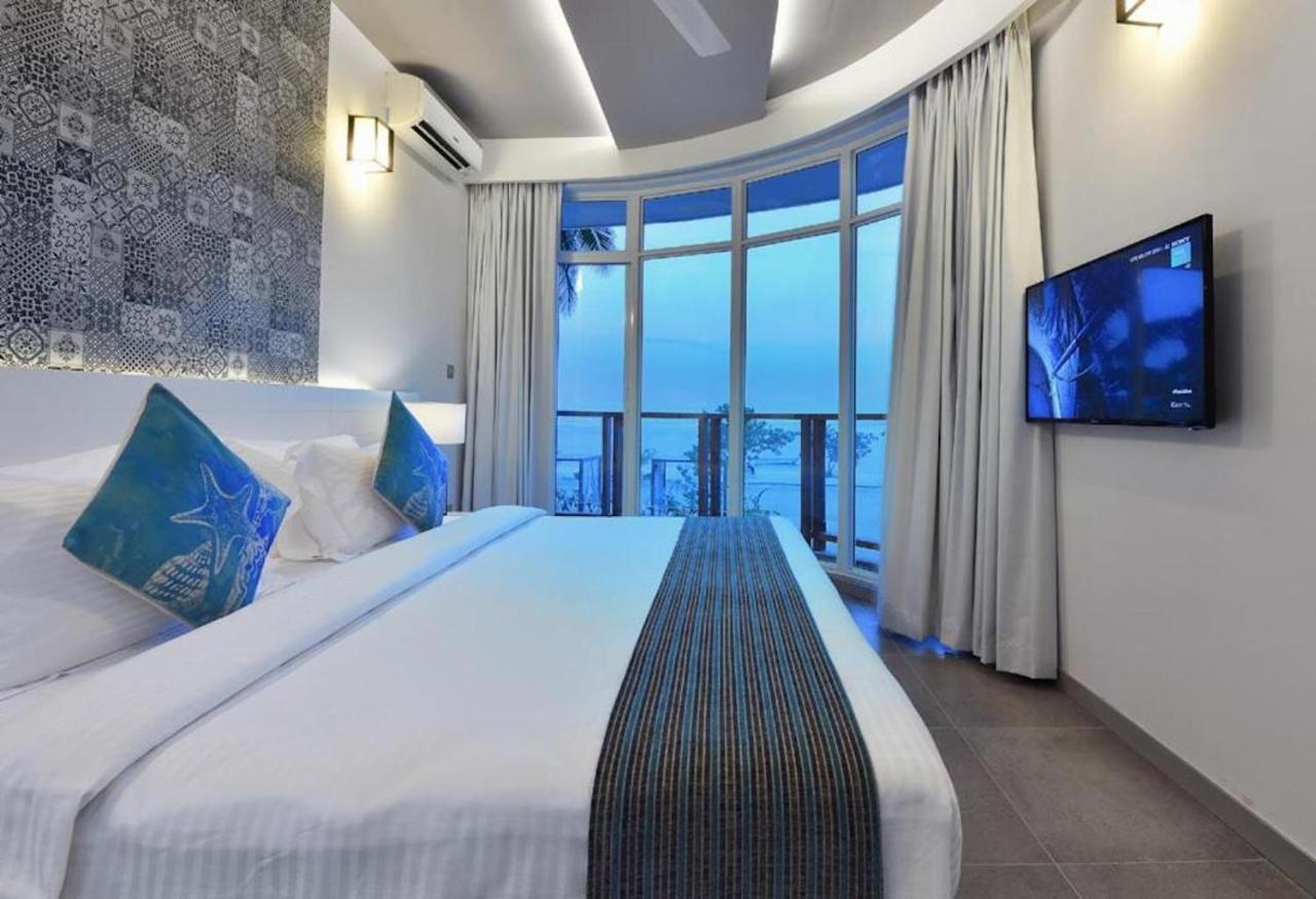 Velana Beach Hotel Maldives Maafushi Ngoại thất bức ảnh
