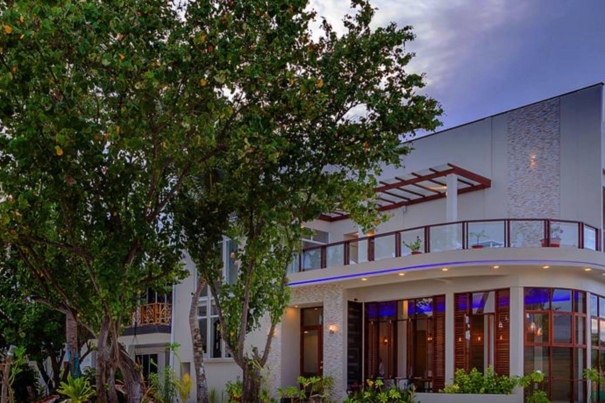 Velana Beach Hotel Maldives Maafushi Ngoại thất bức ảnh